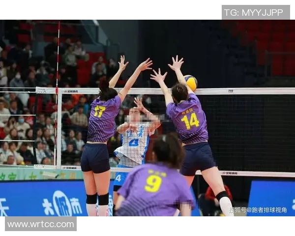 山东女排与福建女排激战正酣谁能在这场较量中笑到最后